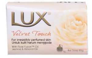 Lux Kalıp Sabun 85 g Velvet Touch Çiçek Füzyon Yağı Yasemin ve Badem Yağı ile - Lux