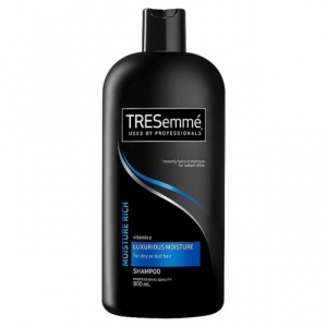 Tresemme Luxurious Nemlendirici Şampuan 900 ml Kuru ve Kepekli Saçlara - Tresemme